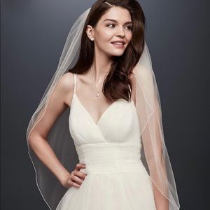 One Tier Tulle Fingertip Veil with Pencil Edge - IVORY